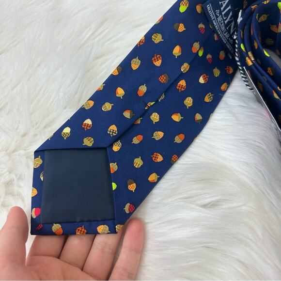 NWT Alynn Neckwear Men’s Silk Acorn Print Tie - Picture 9 of 10